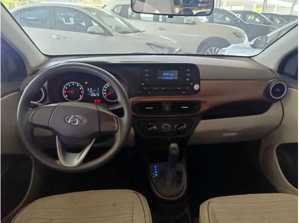 Car image 19