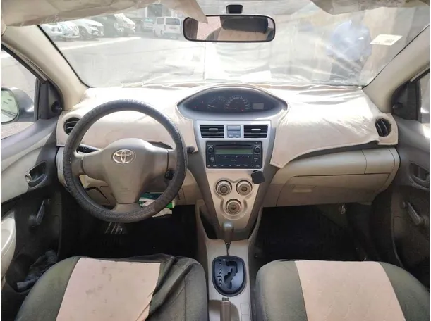 Car image 21