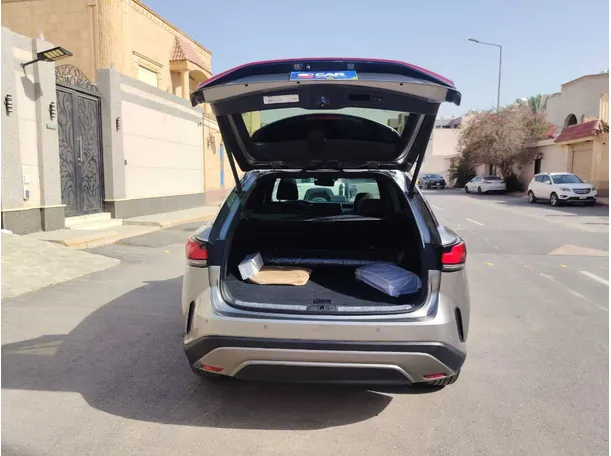 Car image 23