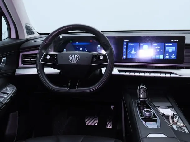 Car image 15