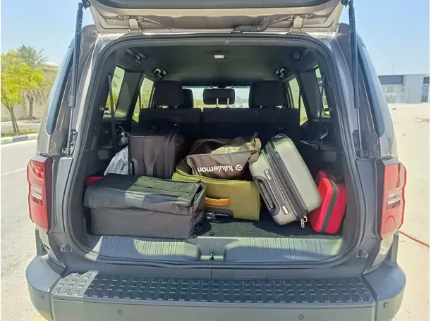 Car image 26