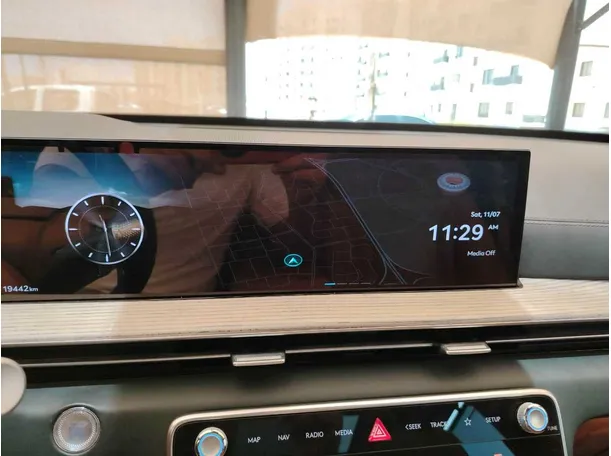 Car image 24