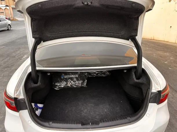 Car image 21
