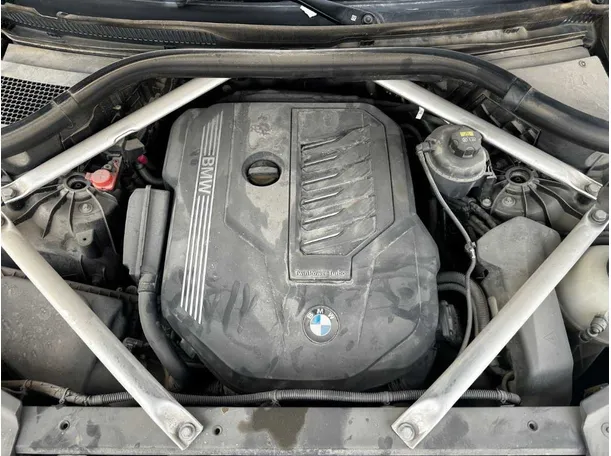 Car image 30