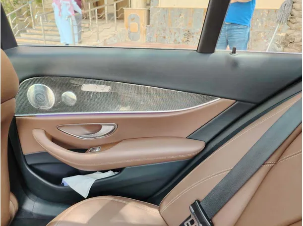Car image 39