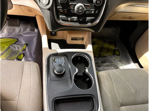Car image 18
