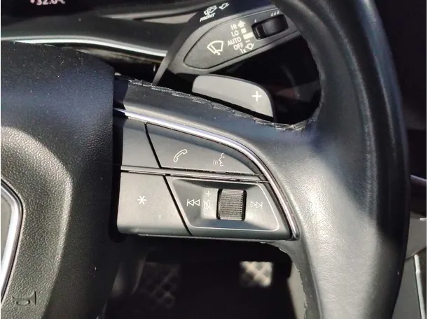 Car image 33