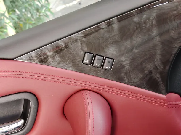 Car image 28