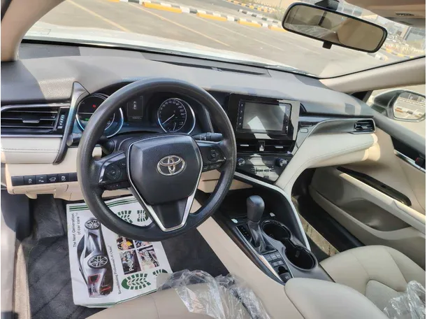 Car image 13