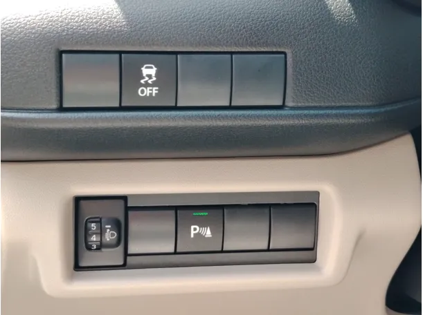 Car image 28