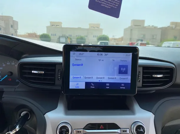 Car image 18