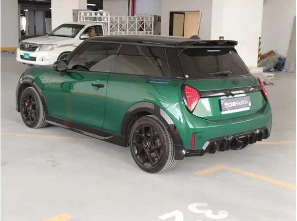 Car image 5
