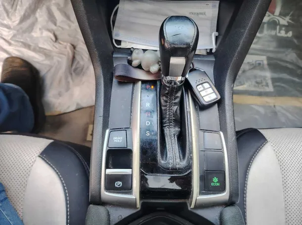 Car image 24