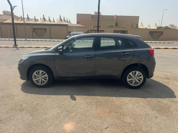 Car image 8
