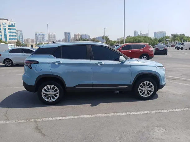 Car image 8