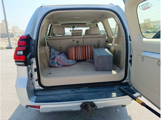 Car image 27