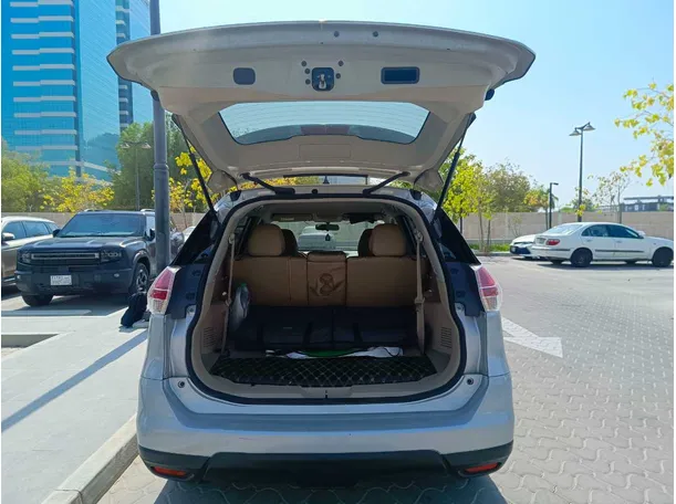 Car image 24