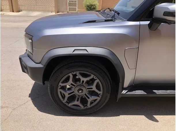 Car image 9