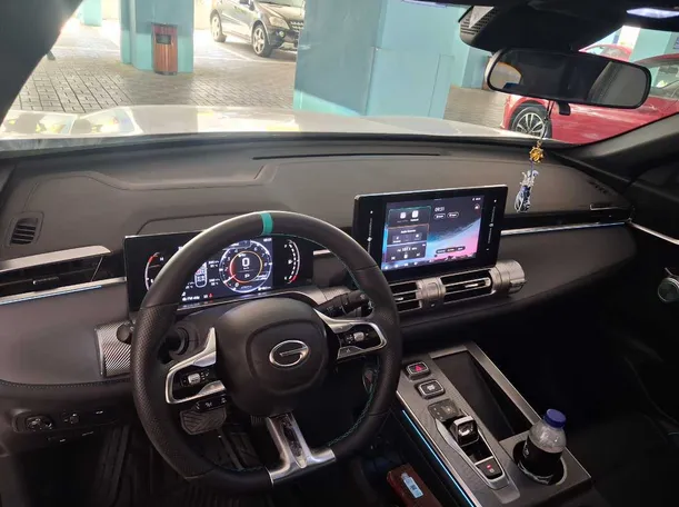 Car image 11