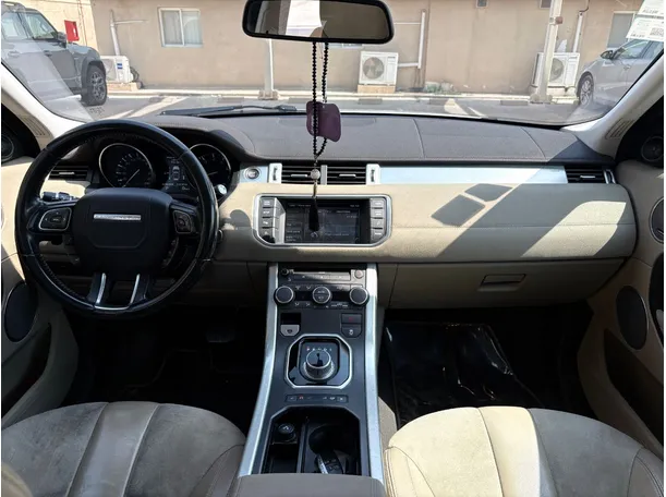 Car image 18
