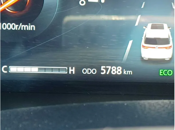 Car image 17