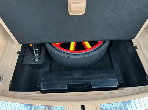 Car image 23