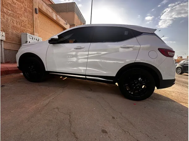 Car image 8