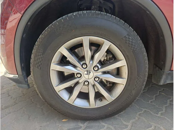 Car image 9