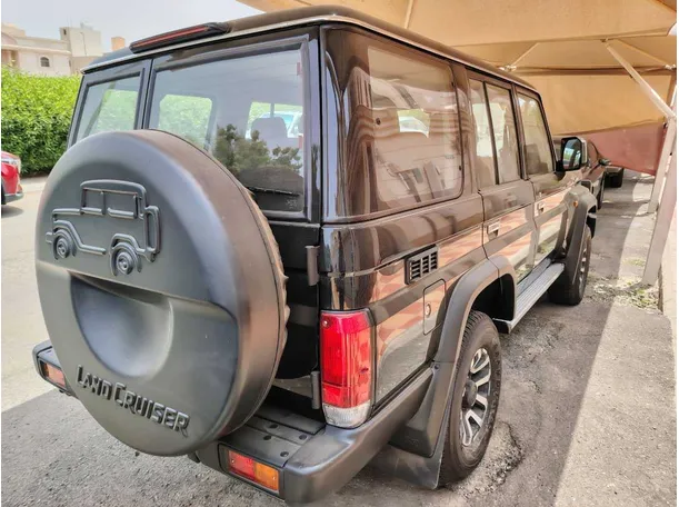 Car image 6