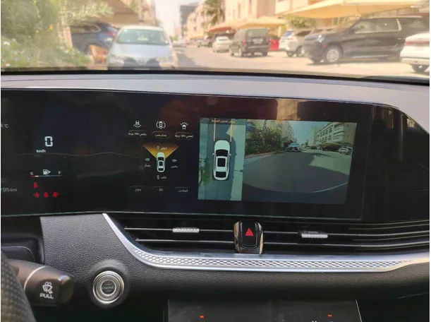 Car image 32