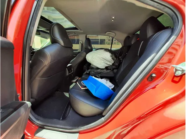 Car image 13