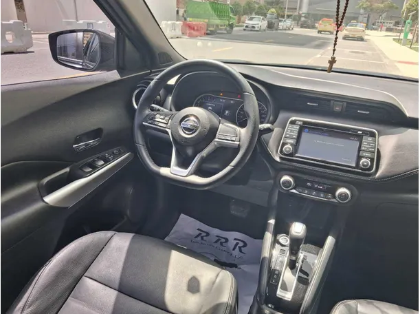 Car image 17