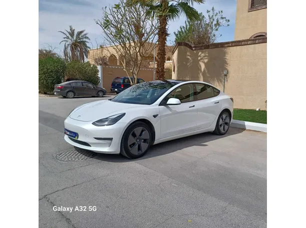 2021 تسلا موديل 3 في الرياض
