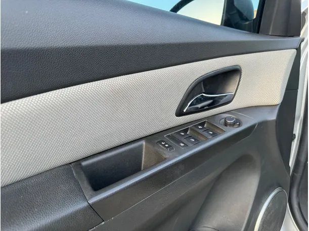 Car image 26