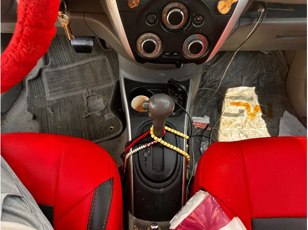 Car image 16