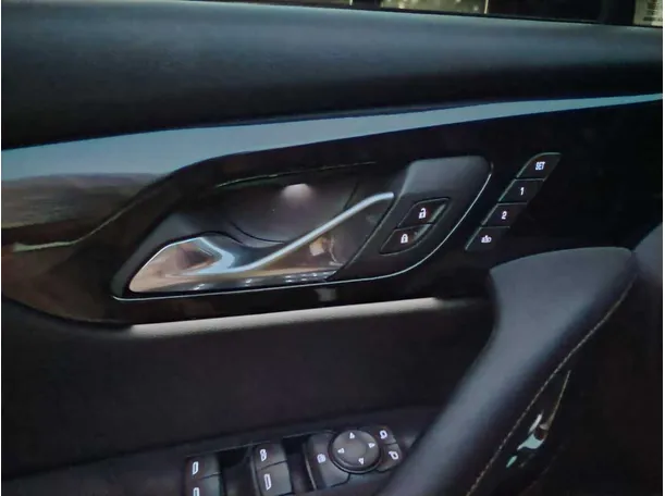 Car image 43