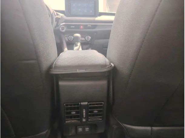 Car image 29