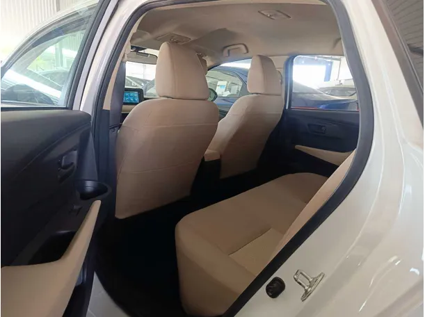 Car image 18