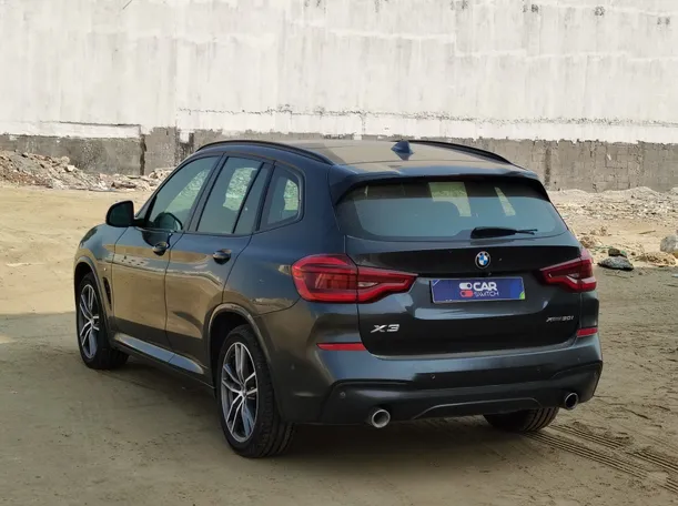 Car image 7