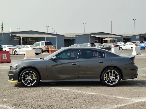 Car image 8
