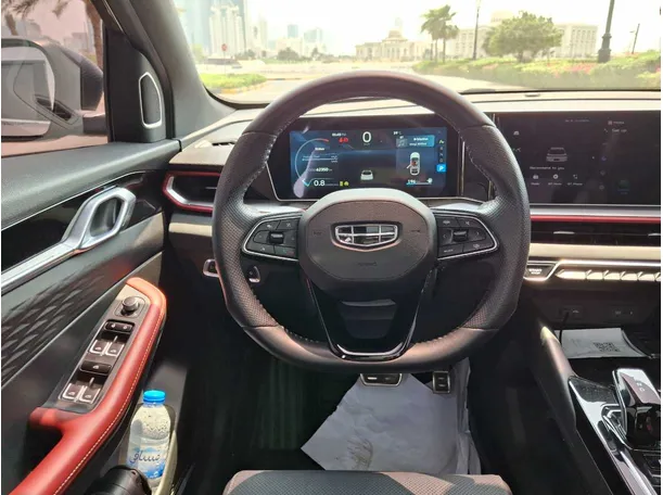 Car image 14
