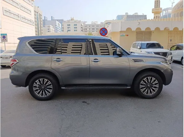 Car image 8