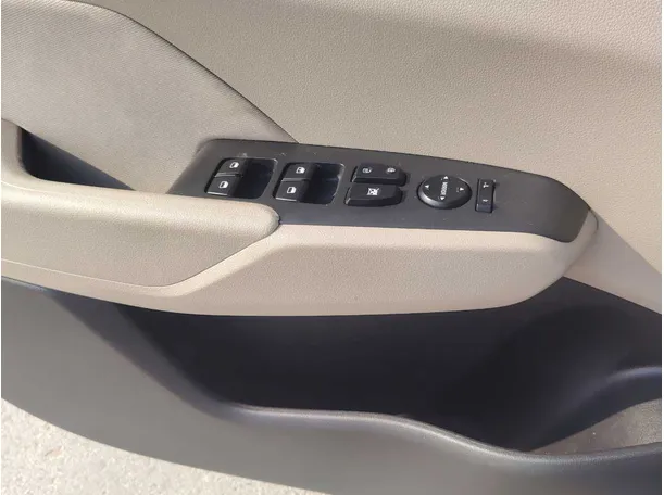 Car image 27