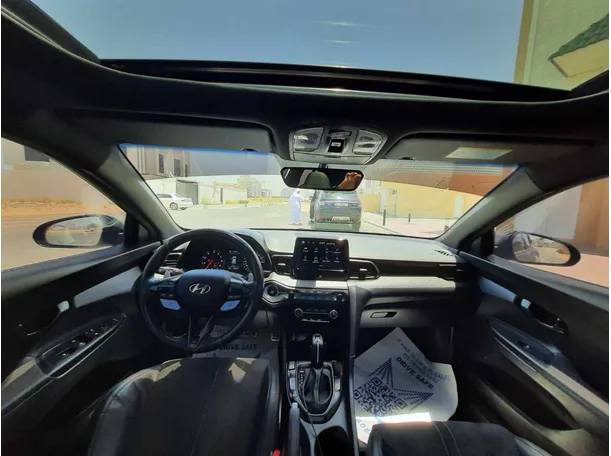 Car image 15