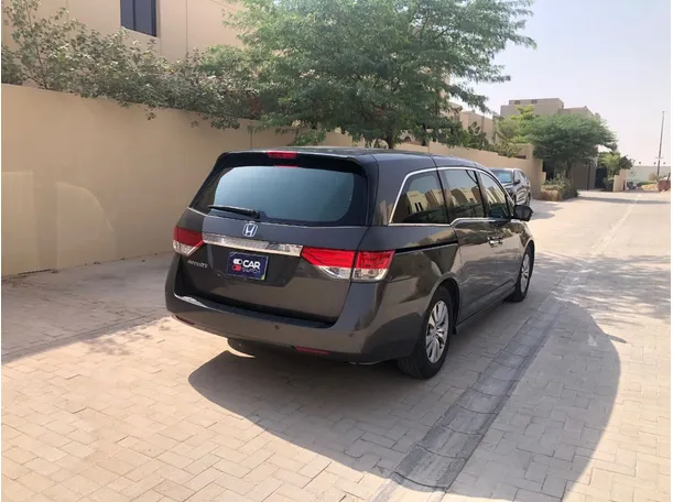 Car image 5