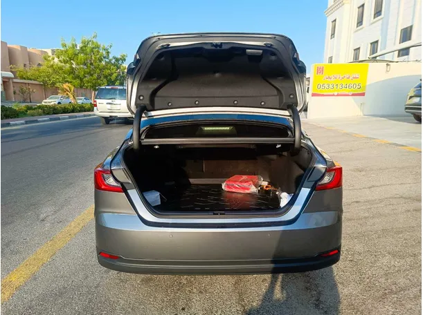 Car image 34