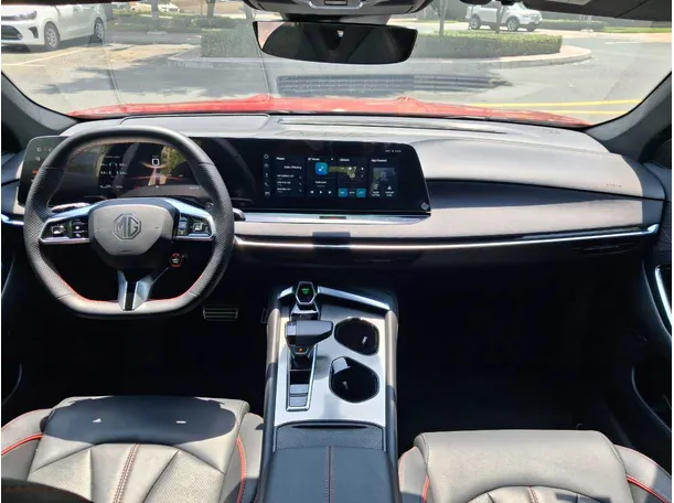 Car image 14