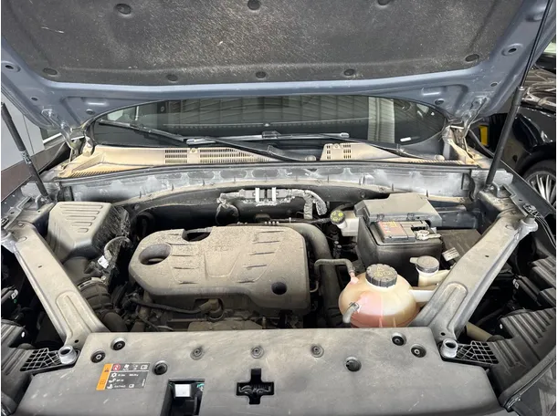 Car image 18