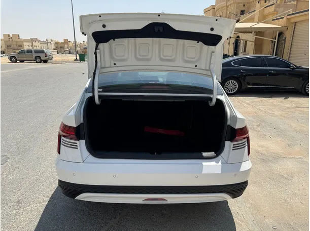 Car image 22
