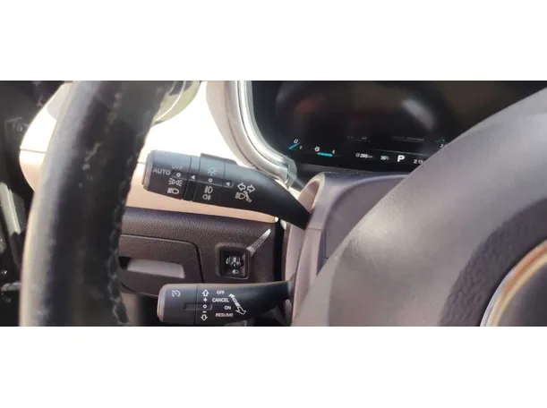 Car image 30